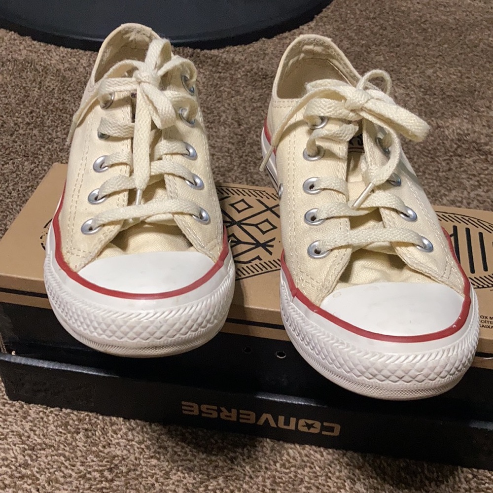 Converse - Picture 2 of 5